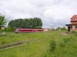 DB 628 345-0 als RB am 05.06.2006 von Naumburg Hbf in Richtung Nebra im Bahnhof Laucha.