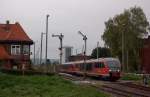 DB 642 719 + 642 221 als RB 34880 von Naumburg Ost nach Nebra, am 14.09.2014 bei der Ausfahrt im ehemaligen Bahnhof Vitzenburg.
