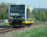 Burgenlandbahn 672 918-0 als RB 25830 von Zeitz nach Nebra, bei der Einfahrt in Laucha; 30.04.2008