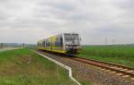 Burgenlandbahn 672 903 + 672 917 als RB 34877 von Wangen nach Naumburg Ost, am 01.05.2013 im Unstruttal zwischen Reinsdorf (b Nebra) und Karsdorf.