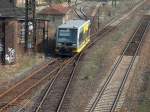 Burgenlandbahn 672 904-0  Happy Corax  als RB nach Nebra, bei der Ausfahrt in Naumburg (S) Hbf; 14.04.2005 (Foto: Holger Flatau)