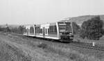 KEG VT 3.15 + VT 3.13 als RB nach Naumburg (S) Hbf, am 19.09.1999 auf der Unstrutbahn bei Ni�mitz.