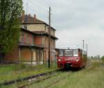 EBS 772 345-5 als  Unstrut-Schrecke-Express  DbZ 32700 von Erfurt Hbf nach Ro�leben, am 01.05.2013 im Bahnhof Donndorf.
