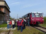 EBS 772 345 und die Fahrgäste des 12.