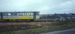 KEG VT 2.13 am Bahn�bergang in Kleinjena; Ende der 90er Jahre (Foto: Mario Pagenhardt)