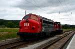 EBS 227 003-1 + 202 597-1, kurz vor der Abfahrt nach Karsdorf, am 19.06.2015 in Naumburg Hbf.