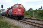 EBS 227 003-1 + 345 029-3 mit dem DGS 95556 von Karsdorf nach Großkorbetha, am 30.07.2015 in Laucha.