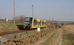 KEG VT 3.18 und ein weiterer Tw als RB nach Zeitz, bei der Ausfahrt am 30.03.2004 in Laucha.