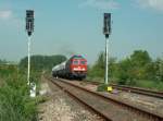 MEG 317 (92 80 1232 500-9 D-MEG) mit dem DGS 94496 von Karsdof nach Rostock Seehafen, beim Kreuzungshalt in Laucha; 13.05.2008 