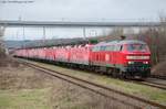 MEG 218 390 und 155 249 am Zugschluss mit elf E-Loks der BR 143 als DGS 88984 nach Hamm, am 09.12.2017 in Karsdorf.
