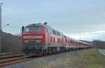 MEG 218 467 mit DB 628 666 + 628 661 + 628 516 + 628 662 + 628 449 + 628 676 + 628 670 + 628 663 aus Hamm, am 02.02.2018 in Karsdorf.
