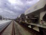 Ein Gleisbauzug nach dem Einsatz auf der Unstrutbahn zwischen Naumburg und Freyburg, am 27.10.2013 in Naumburg Hbf.