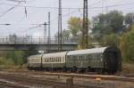 Der nostalgische DR Wagenpark von DB Regio Th�ringen war auch beim  Rotk�ppchen-Express II  von Eisenach �ber Camburg nach Freyburg im Einsatz, hier beim abbiegen auf die Unstrutbahn, am 05.10.2013 in
