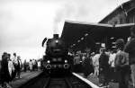 DR 44 1093-2 mit dem Sonderzug zum 100.
