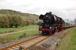 Die 41 1144-9 mit dem Lr 74611 am 25.10.2009 auf der Fahrt zur Abstellung nach Karsdorf zwischen Freyburg und Balgst�dt.