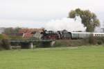 DR 41 1144-9 mit dem RE 16591  Rotk�ppchen-Express II  von Eisenach nach Freyburg, bei Ro�bach; 25.10.2009