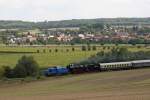 Der Winzerfestsonderzug nach Freyburg am 08.09.2012 aus Leipzig-Plagwitz war dieses Jahr mit PRESS 204 022-2 und der EMBB 52 8154-8 bespannt.