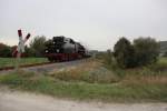 IGE Werrabahn 41 1144-9 mit dem leeren RE 16194 von Karsdorf nach Freyburg und weiter als  Rotk�ppchen-Express II  nach Eisenach, am 05.10.2013 bei Balgst�dt.