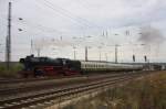 IGE Werrabahn 41 1144-9 mit dem  Rotk�ppchen-Express II  von Eisenach nach Freyburg , am 05.10.2013 bei der Ausfahrt in Naumburg.