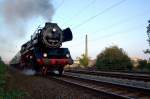 IGE Werrabahn-Eisenach 41 1144-9 mit dem RE 16278  Rotkäppchen Express I  von Freyburg nach Bad Hersfeld, am 04.10.2014 bei der Ausfahrt in Naumburg Hbf.