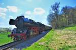 IGE Werrabahn-Eisenach 41 1144-9 mit dem RE 16277  Rotkäppchen-Express I  von Eisenach nach Freyburg, am 19.04.2015 bei Kleinjena.