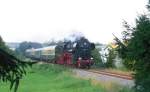 EMBB 52 8154-8 mit dem DPE 79428 von Freyburg nach Leipzig-Plagwitz, am 12.09.2015 in Roßbach.