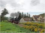 EFSFT 44 1486-8 und die CLR 229 181-3 am Zugschluss mit dem DLr 24179 von Laucha nach Freyburg, am 09.09.2017 in Balgstädt.