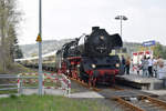 IGE Werrabahn-Eisenach 41 1144-9 mit dem RC 16992  Rotkäppchen-Express I  nach Eisenach, am 15.04.2018 in Freyburg.