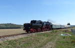 EMBB 52 8154-8 mit dem DLr 25298 von Freyburg nach Karsdorf, am 08.09.2018 in Kirchscheidungen.