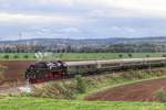 IGEW 41 1144-9 mit dem RE 16594  Rotkäppchen-Express II  von Zeulenroda unt Bf nach Freyburg, am 10.10.2020 bei Kleinjena.