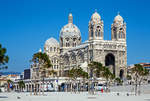 Die Kathedrale von Marseille (Cathédrale Sainte-Marie-Majeure de Marseille, meist Cathédrale de la Major) am 26.05.2015.

Die Kathedrale die Bischofskirche der römisch-katholischen Erzdiözese Marseille. Das ab 1852 erbaute monumentale neoromanisch-byzantinische Gotteshaus steht am Westrand der Altstadt oberhalb des Quai de la Joliette. Entworfen wurde es von Léon Vaudoyer und Henri-Jacques Espérandieu. Bei seiner Vollendung 1896 erhielt es den Titel einer Basilica minor.
